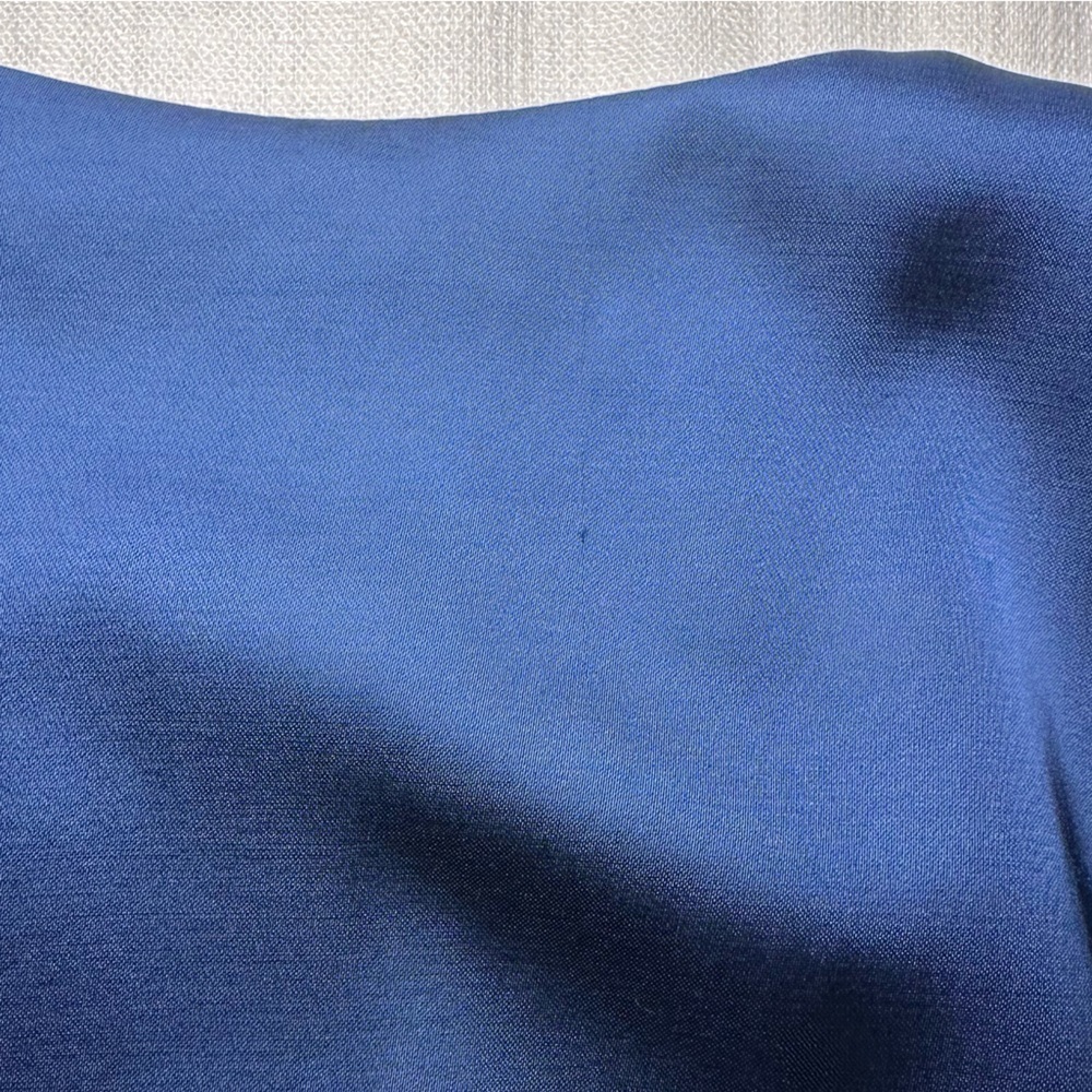 Abercrombie & Fitch Cropped Satin Plunge Navy Blouse - Picture 14 of 15